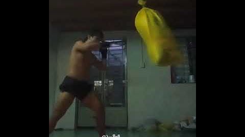 Làm Bao Cát Tập Luyện Võ Thuật Tại Nhà - Hồ Văn Út - Tăng Ngọc Tuân TV.