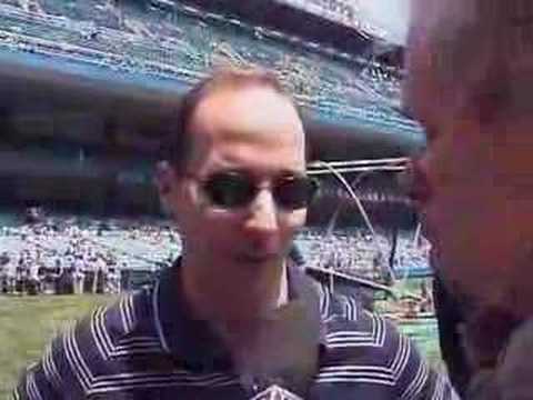 Video: Brian Cashman Nettowaarde: Wiki, Getroud, Familie, Trou, Salaris, Broers en susters