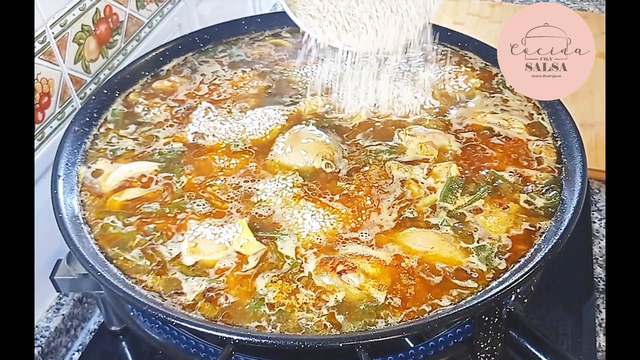 Paella mixta con carne, marisco y verduras. Será más fácil de lo que crees.
