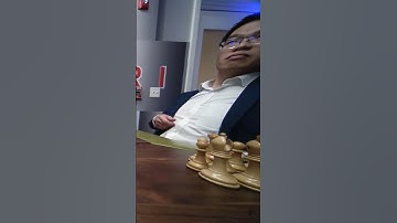 Quang Liêm tranh cãi yêu cầu trọng tài xử hòa ván cờ với Giri