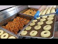 Chocolate Ring Donuts and Cream Donuts / 초콜릿 링도넛과 크림 도넛 / Korean Donuts Shop