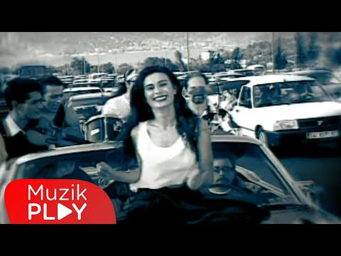 Yıldız Tilbe - Dili Ballım (Official Video)