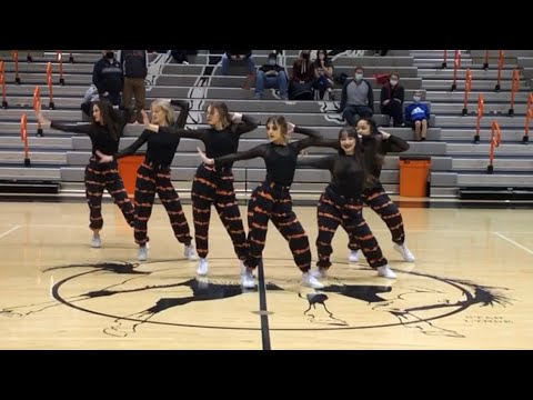 Senior Storm Dance Team / “2020 Mix” Halftime Performance