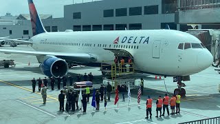 Fallen Soldier Returns Home  Delta Airlines Boeing 767300 at Los Angeles (LAX)