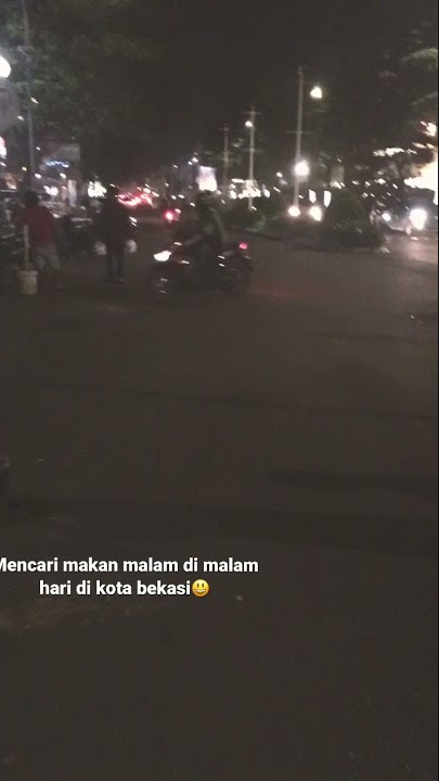 Ramai nya mencari makan di pinggir jalan mall bekasi #shorts #jalanjalan #kuliner