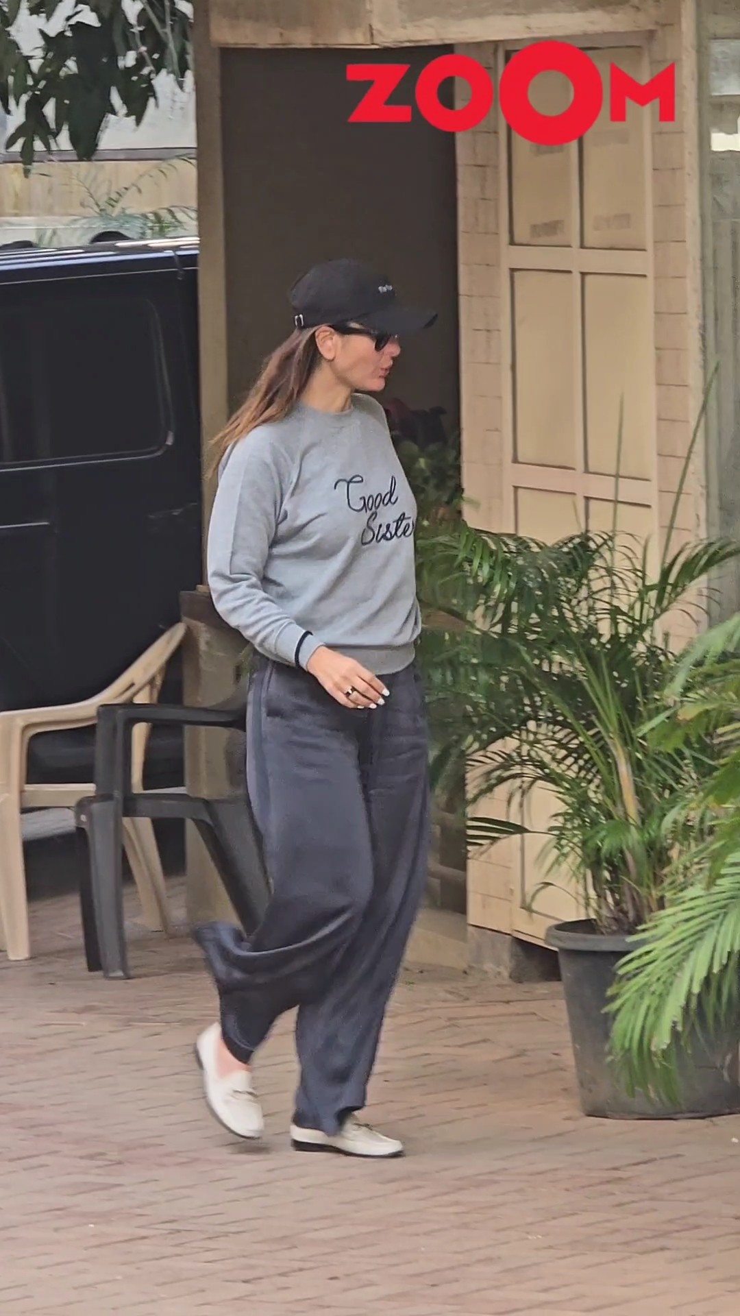 Kareena Kapoor-Saif Ali Khan spotted TOGETHER post actors' discharge ? #kareena #saif