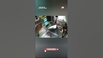 Bể cá khổng lồ vỡ tung, nhà hàng ngập nước và đàn cá sống bơi khắp sàn