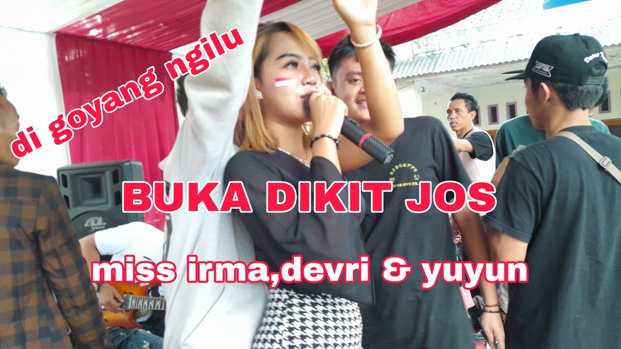 miss devri,irma & yuyun menggoyang panggung agustusan//cover buka dikit jos-duda araban