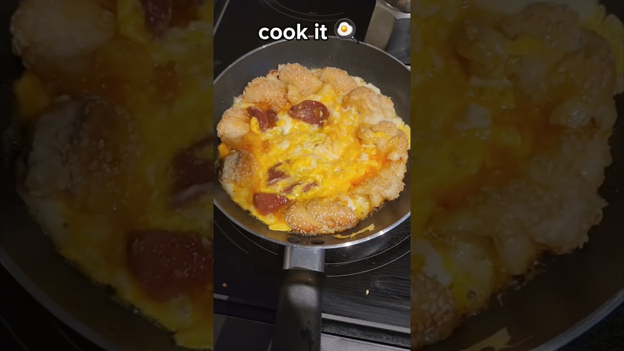 Crispy Cheesy Sesame Bread Skillet with Sausage 🇨🇦 🇹🇷 🇭🇺🍳☕️