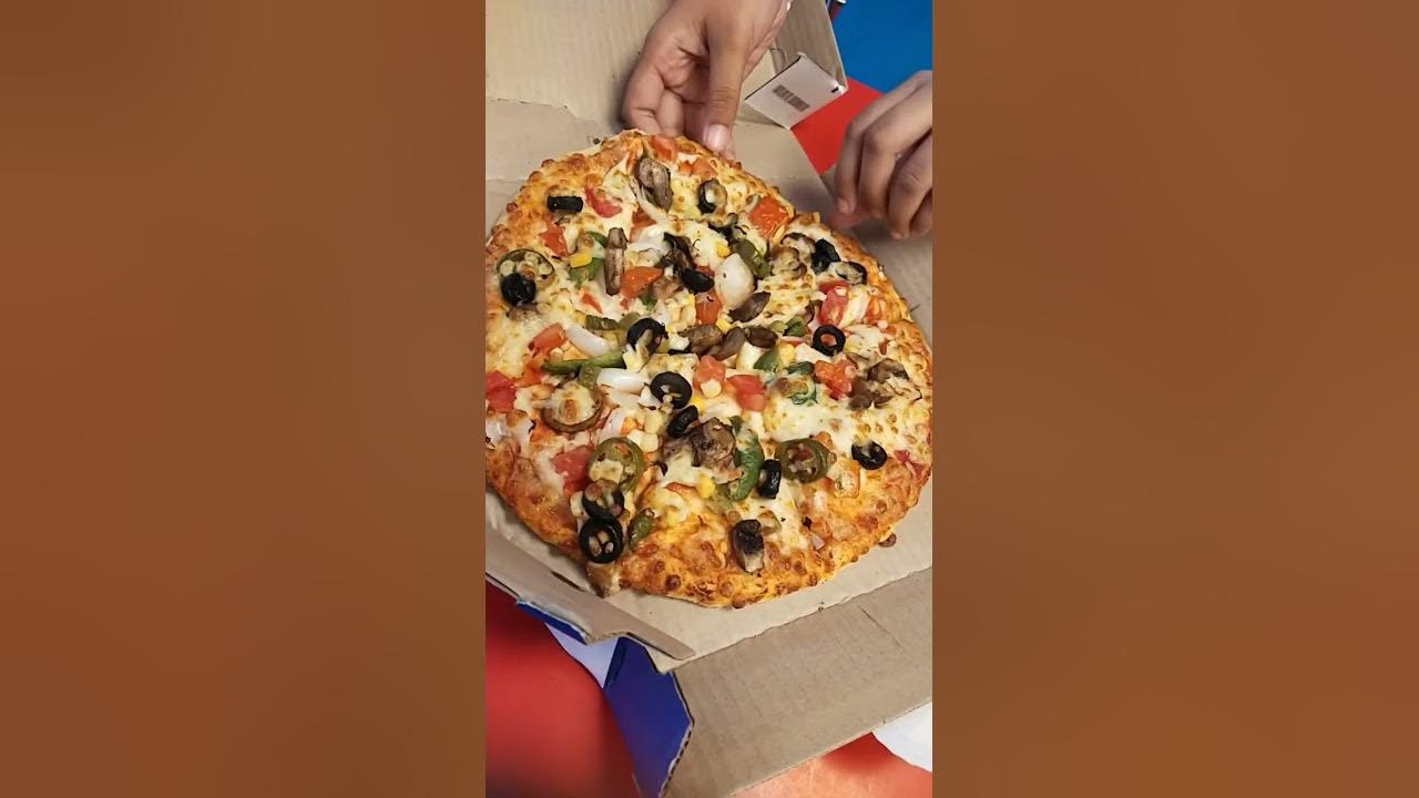 Veg Extravaganza pizza in domino's | 😋😋