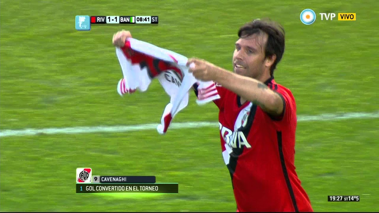 football score Gol histórico de Cavenaghi. River 1 - Banfield 1 | TPD2014 - Fecha 18