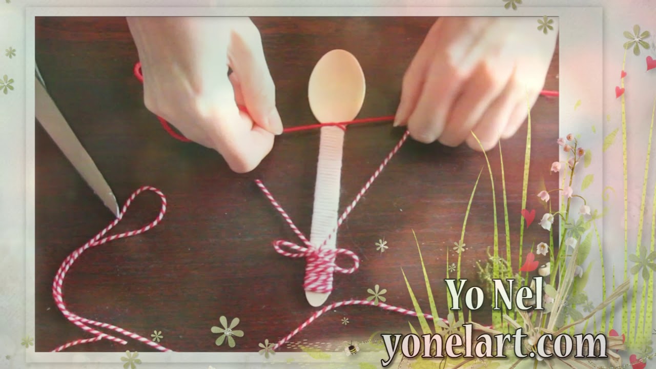 Мартеница от дървена лъжичка.