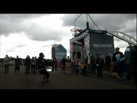 Jus Fly in Russia crazy between the leпs dunk