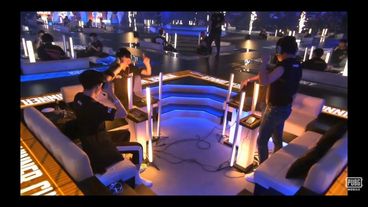 Top Esports 1v4 clutch against RRQ Athena. PUBG Mobile