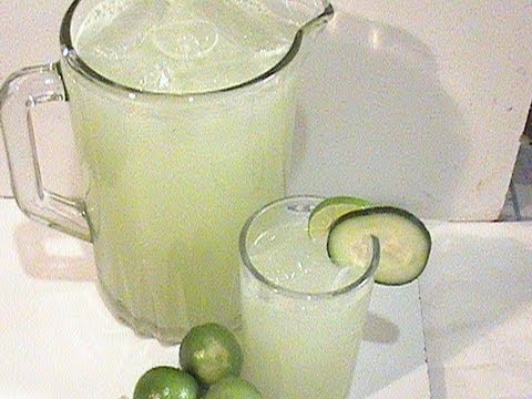 como preparar agua de pepino con limón muy fresca - YouTube