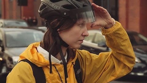 Prototype designs use augmented reality to make urban cycling safer