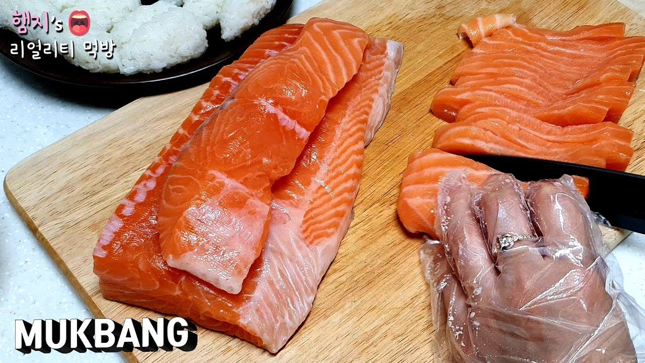 리얼먹방:) 연어먹방 요청이 많아서 먹긴먹었는데 마지막에 범죄를 저지름....ㅣSalmonㅣサケㅣMUKBANGㅣEATING SHOW