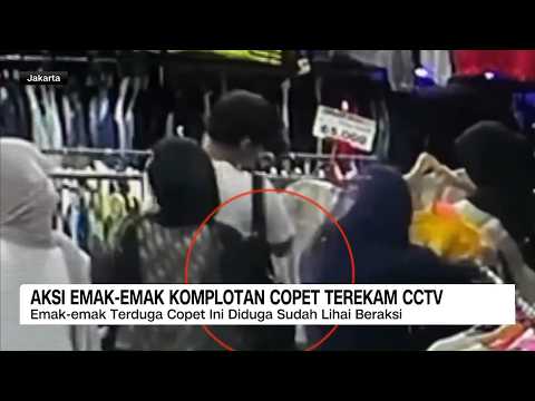 Aksi Emak-Emak Komplotan Copet Pura-Pura Jadi Pembeli Terekam CCTV