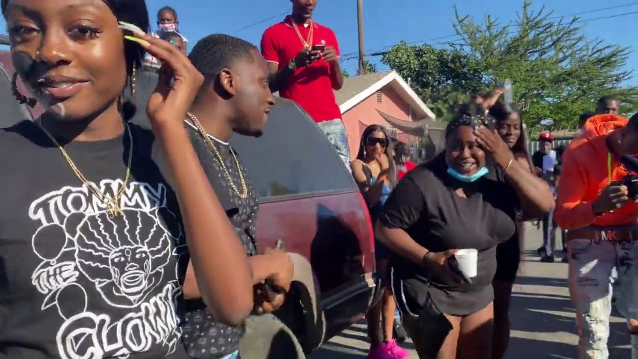 THIS PARTY ENERGY DIDN'T COME TO PLAY * FOLLOW @TOMMYTHECLOWN