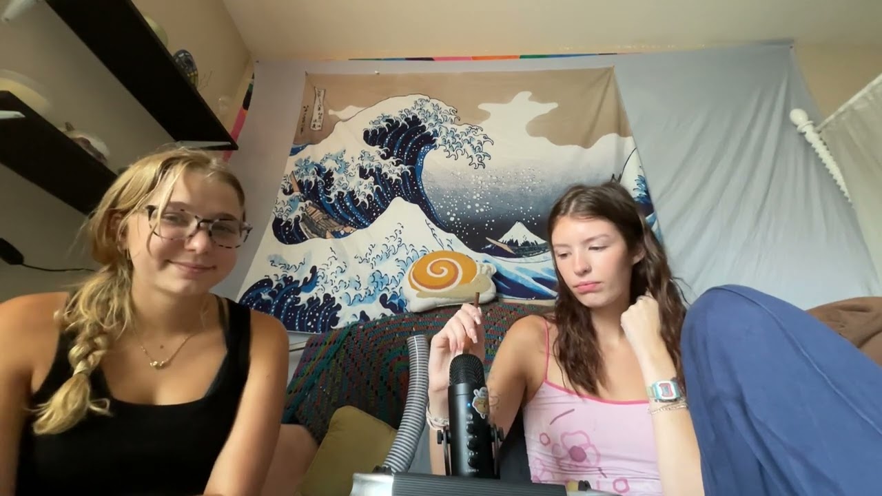 ASMR trying new brushes on the mic!