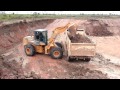 Excavacion con Pala cargadora case 821C