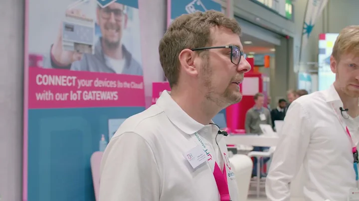 High-quality 10.1'' HMI running a Flutter graphics demo