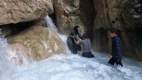 Nomads going to their homes | Crossing the difficult path