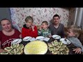 мукбанг вкусный рыбный салат и бутерброды