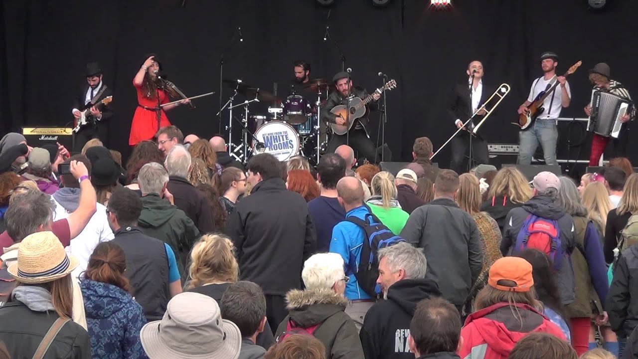 Watch Holy Moly & The Crackers @Galtres Parklands Festival 2014 on YouTube Watch Holy Moly & The Crackers @Galtres Parklands Festival 2014 on YouTube