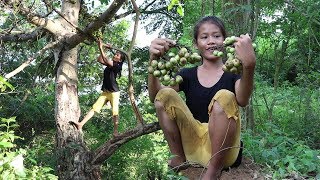 Find Food Meet Natural figs Fruit For Eating Delicious, Primitive Survival Skills ep19