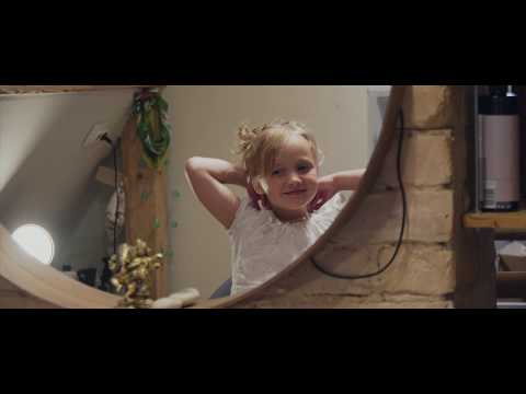 Video: Kā Veikt Bērnu Frizūras Meitenēm
