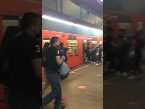 Desalojan tren en metro Polanco por desprendimiento de vagón