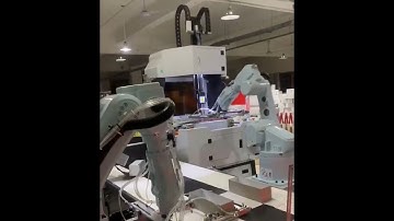 how the robot arms assembling boxes?