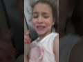اغنيه الناس لو سالوني بتقول ايه بقول لنا عيوني هاتي بسيوني بسيوني الحضن يا ابو الصحاب اغنيه الناس لو سالوني بتقول ايه بقول لنا عيوني هاتي بسيوني بسيوني الحضن يا ابو الصحاب