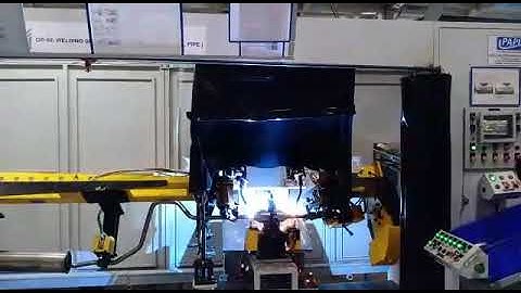 Robotic welding fume extraction system