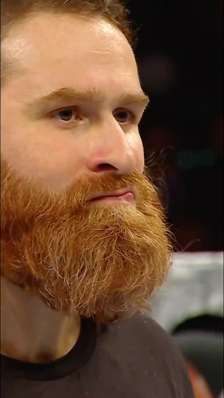 LET’S GOOOO! Seth Rollins vs. Sami Zayn TONIGHT ?? #WWERaw
