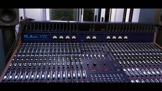 DEMOTAPEZ - AKAI MPC2000XL/YAMAHA TX16W/TL AUDIO VTC