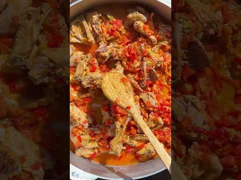 كاركاس الدواجن المقطع وجبة مشبعة بالبيض