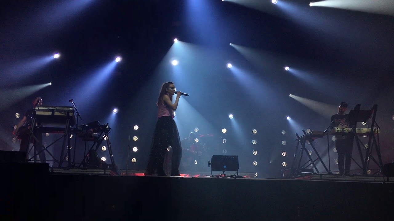 The Mother We Share - CHVRCHES @ Pitchfork Paris 2018