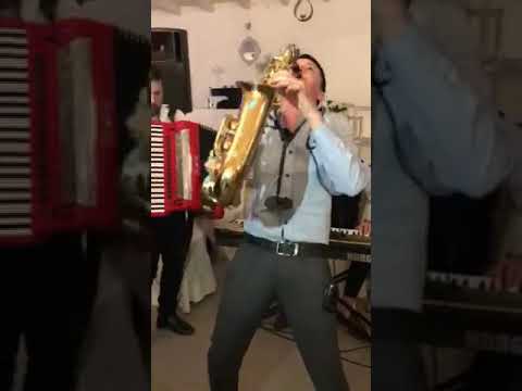 Video: Bob Holness a cântat la saxofon?