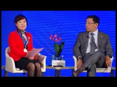 უანგ ლისია შანხაის პროვინციის ვიცე-გუბერნატორი ფორუმზე