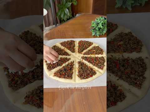 SİZCE KIYMALI PİZZA MI YOKSA PİDE Mİ ? 😍🤭 #pratiktarifler #hamurişi