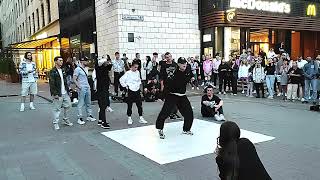 Київ. Танці На Бруківці. Waka Waka Shakira