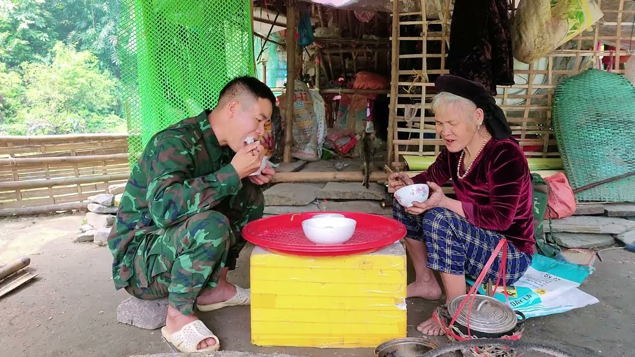 Help From An 80 Year Old Woman When I Was Homeless | Tieu Ha s husband