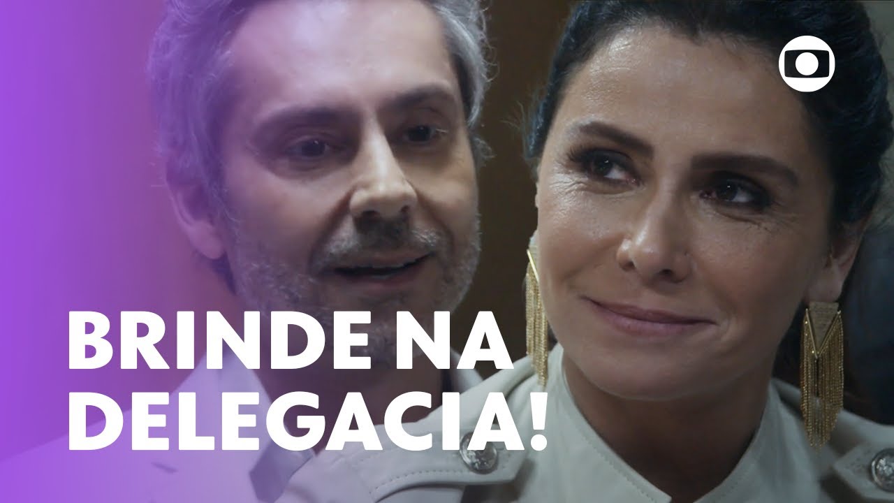 Stênio surpreende Helô na noite de Reveillon 🥂! | Travessia | TV Globo