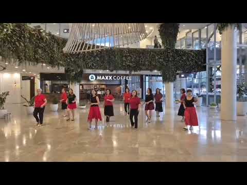 I LOVE YOU BABY Line.Dance by MaxxShe LD