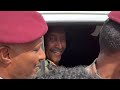 وسط استقبال شعبي حاشد رئيس مجلس السيادة يحي ي المواطنين في شارع الوادي بأم درمان 18 5 2026 