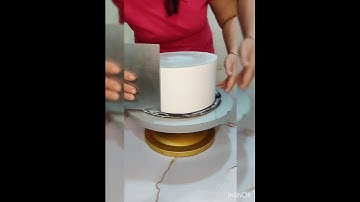 How to get Sharp edge and Flat top on Whipped cream Cake | #whippedcream #cake #sharpedge #tutorial