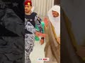 لم يستطيع الطفل السلام فذهب اليه مرة اخرى واستطاع         