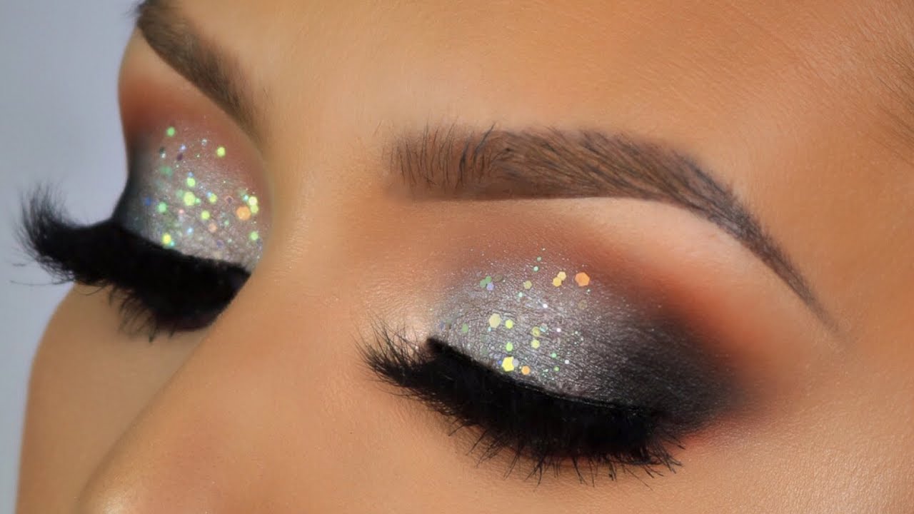 Bold black eyeshadow combined with silver glitter!🖤, eye shadow, Bold black  eyeshadow combined with silver glitter!🖤, By Lilyon